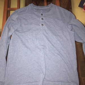 Gently used, great for fall men’s 3 button Henley